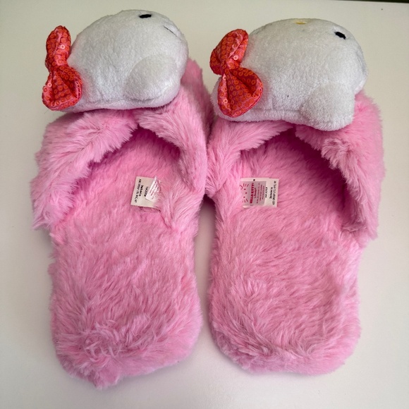 Hello Kitty Pink Faux Fur Thong Slipper - Picture 5 of 6